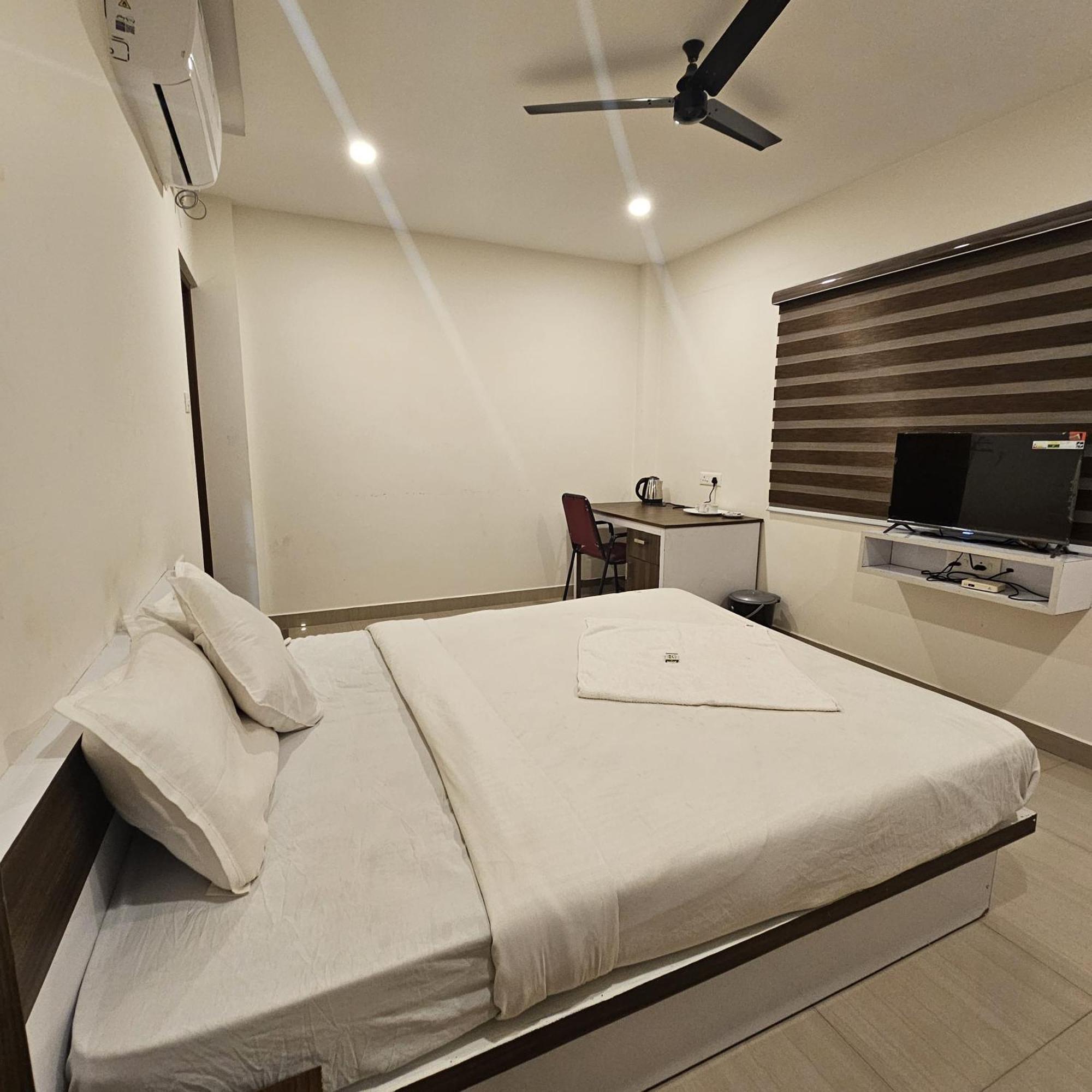 Heres Haut Residency Kochi Exterior photo