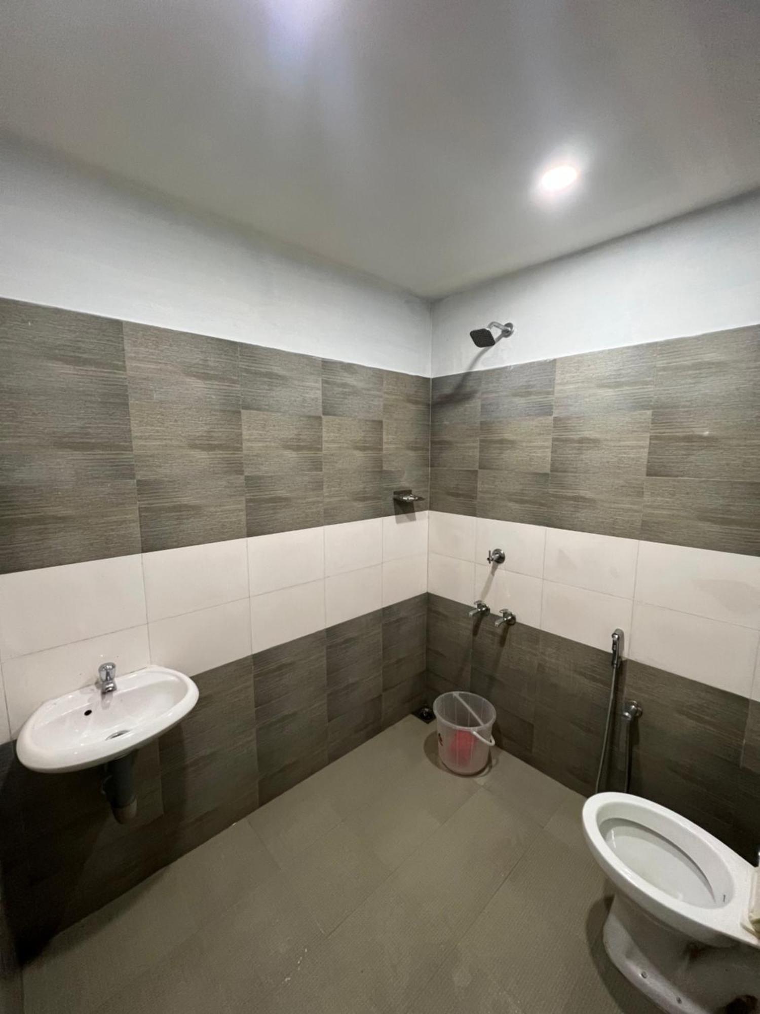 Heres Haut Residency Kochi Exterior photo